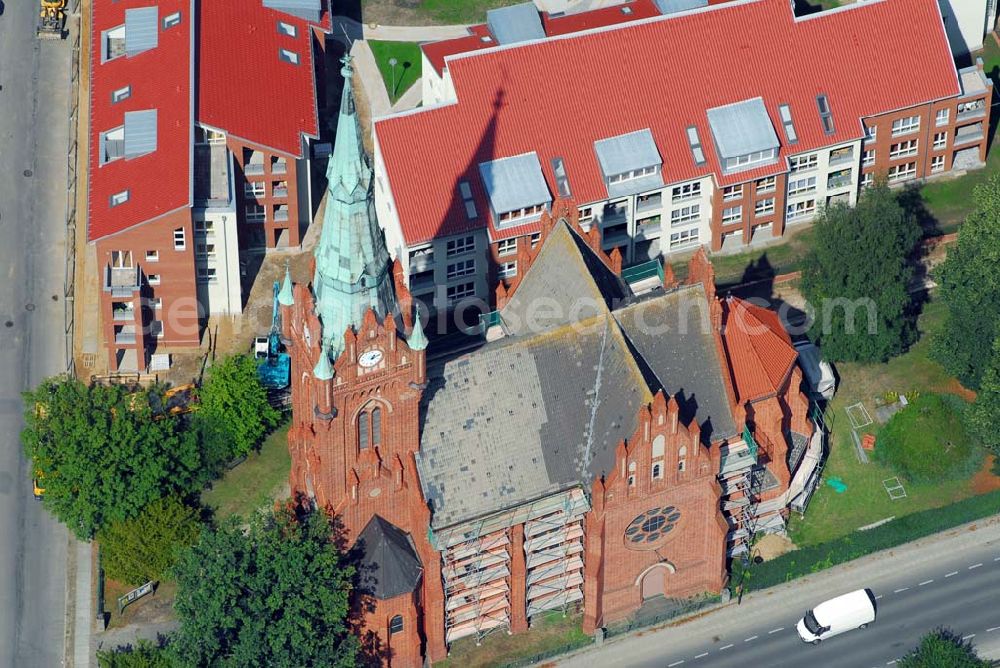 Bernau from the bird's eye view: Blick auf die Pfarrkirche Herz Jesu in der Börnicker Chaussee.