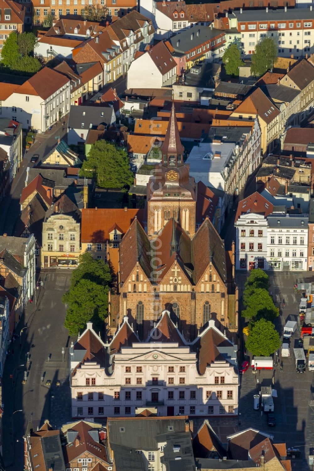 Aerial photograph Güstrow - View of the parish church St. Marien in Guestrow in the state Mecklenburg-West Pomerania