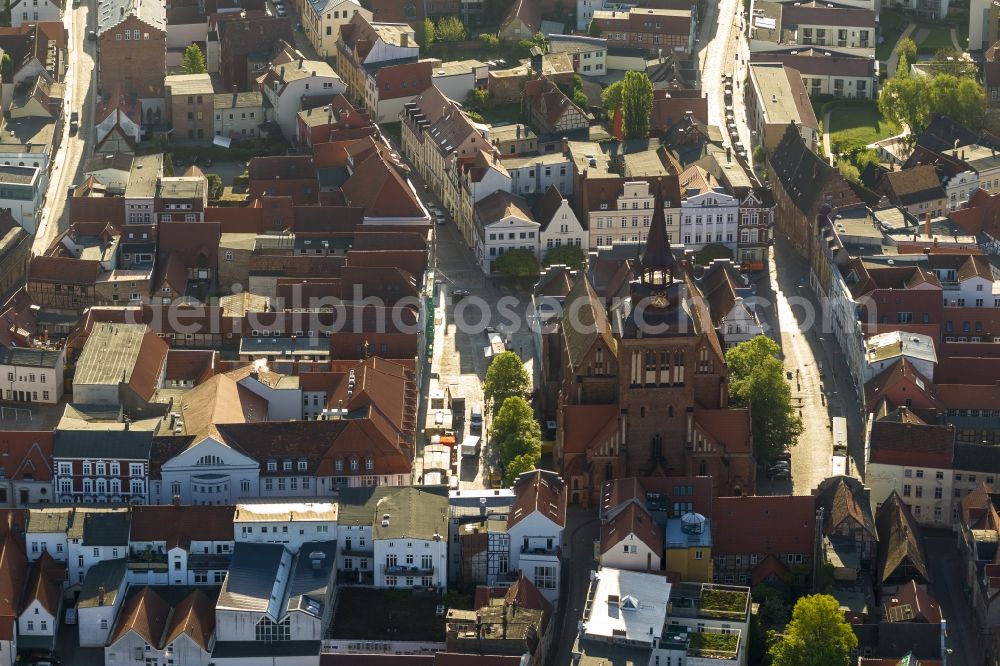 Güstrow from the bird's eye view: View of the parish church St. Marien in Guestrow in the state Mecklenburg-West Pomerania