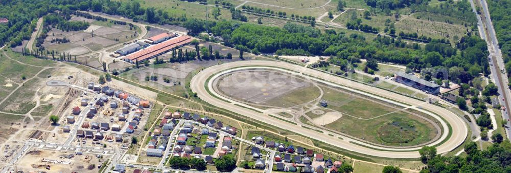 Aerial photograph Berlin Karlshorst - Trabrennbahn / Pferdesportpark Karlshorst. Karlshorst Racetrack.