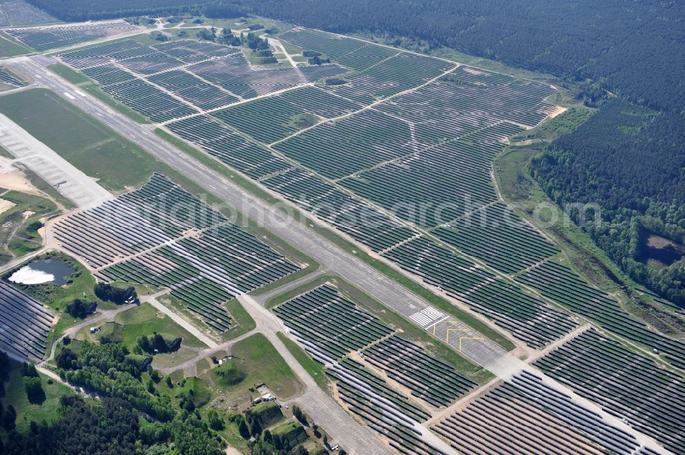 Eberswalde - Finowfurt from the bird's eye view: View of the almost fully assembled solar fields of the new solar power plant Finow Tower. The hybrid solar AG is currently building on the former military airport, a solar power plant