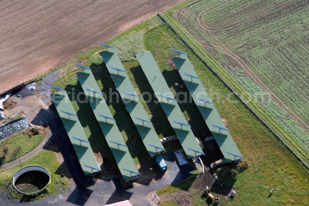 Willingshausen from the bird's eye view: Blick auf eine Wolfgang Gerbere Photovoltaik- anlage im Ortsteil Wasenberg. Kaisinger Horst u. Christiane, Am alten Pflaster 2, 34628 Willingshausen, 06691-2943