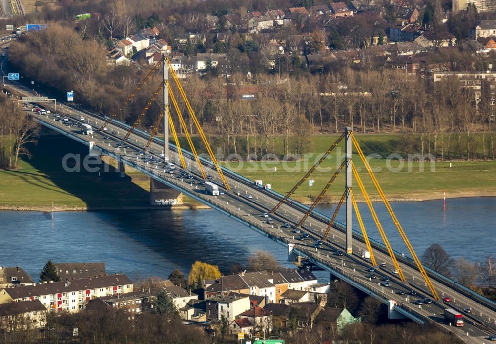 Aerial photograph Duisburg - Pylons of the motorway bridge over the Rhine crossing Beekerwerth the A42 motorway in Duisburg in North Rhine-Westphalia