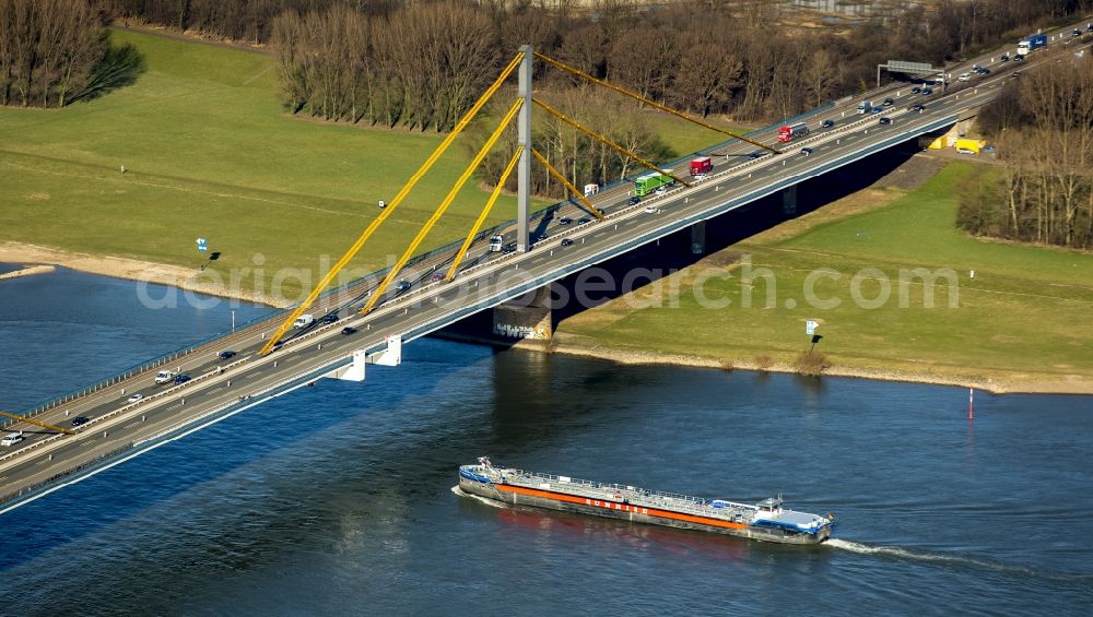 Aerial image Duisburg - Pylons of the motorway bridge over the Rhine crossing Beekerwerth the A42 motorway in Duisburg in North Rhine-Westphalia