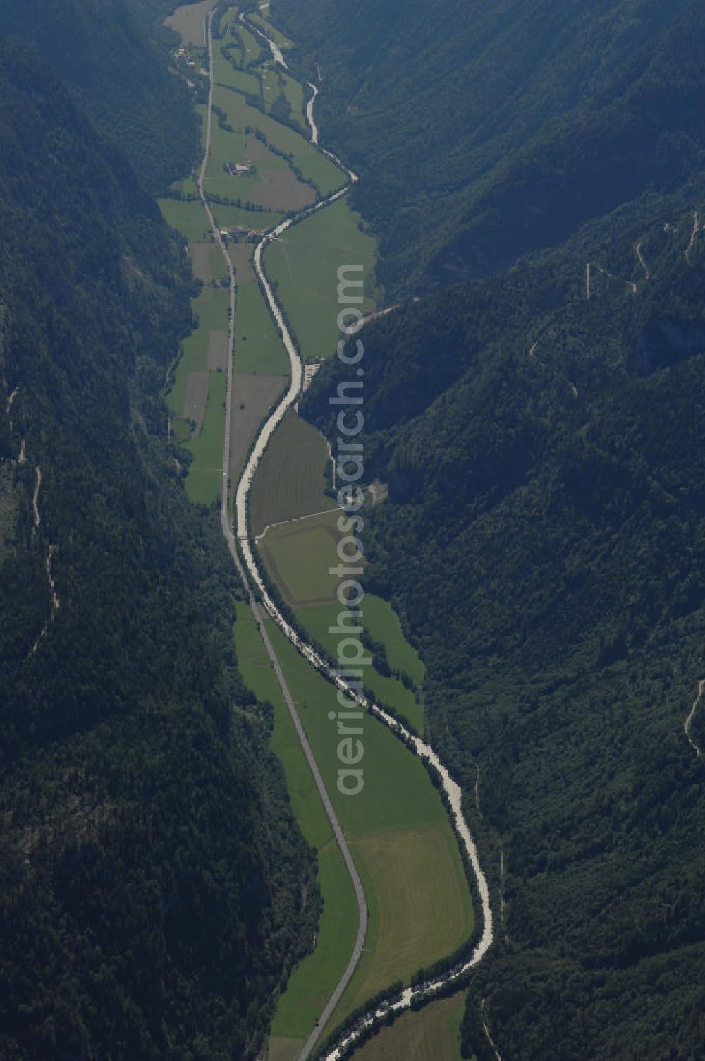 Weißbach bei Lofen from the bird's eye view: Pinzgauer- Bundestraße zwischen Weißbach bei Lofer und Wiesing.