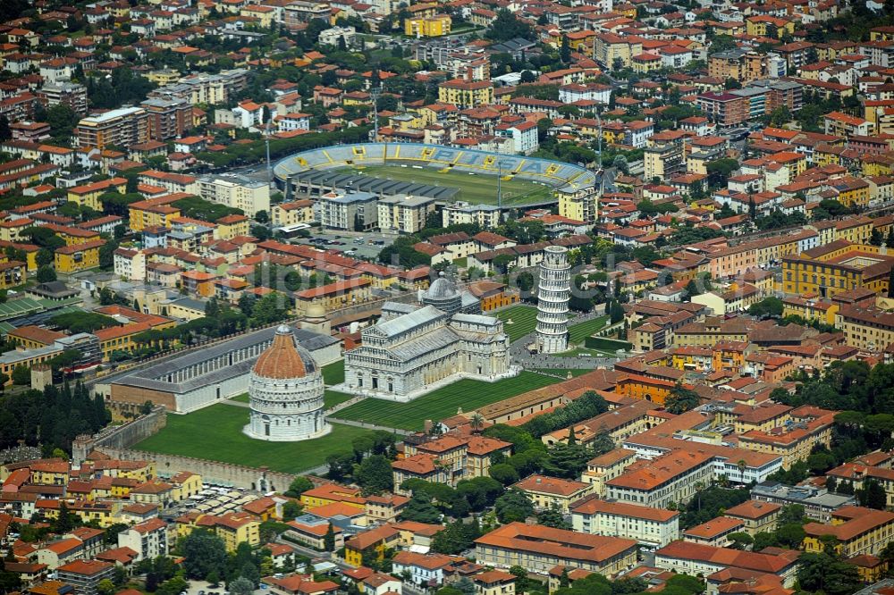 Pisa from the bird's eye view: Facade of the monument Pisa Baptistery and Leaning Tower of Pisa and Cattedrale di Pisa on Piazza del Duomo in Pisa in Toskana, Italy