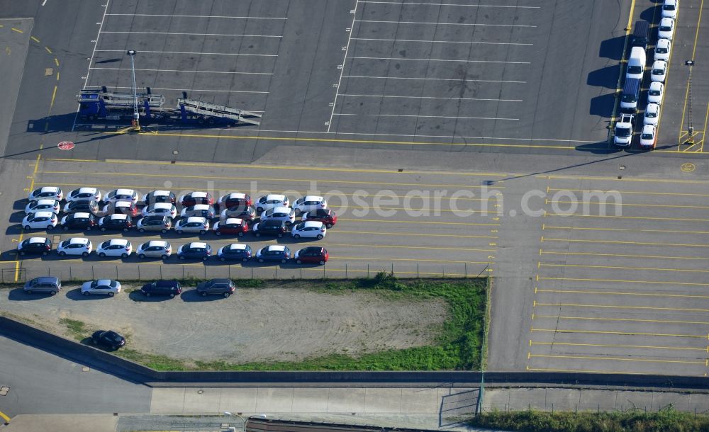 Aerial photograph Cuxhaven - Vehicle loading dock in the harbor and coastal areas on America harbor in Cuxhaven in Lower Saxony