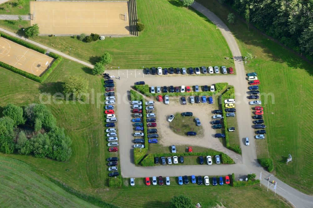 Schwerin from the bird's eye view: Automobile and automotive parking- area in Schwerin in the state Mecklenburg - Western Pomerania