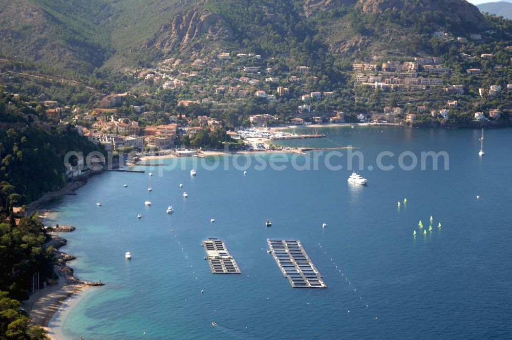 Aerial image Théole-sur-Mer - Blick über Théole-sur-Me am Strand.