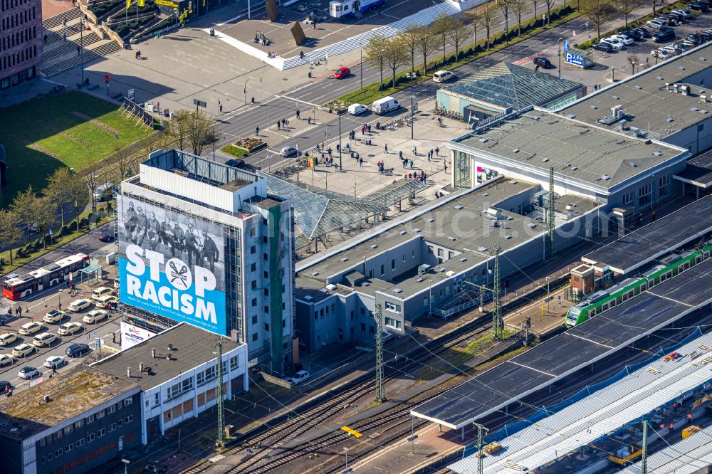 Aerial image Dortmund - Poster - Action stop racism on the facade of the demolition site for the dismantling of the high-rise building on the street Koenigswall in the district City-West in Dortmund in the Ruhr area in the state North Rhine-Westphalia, Germany