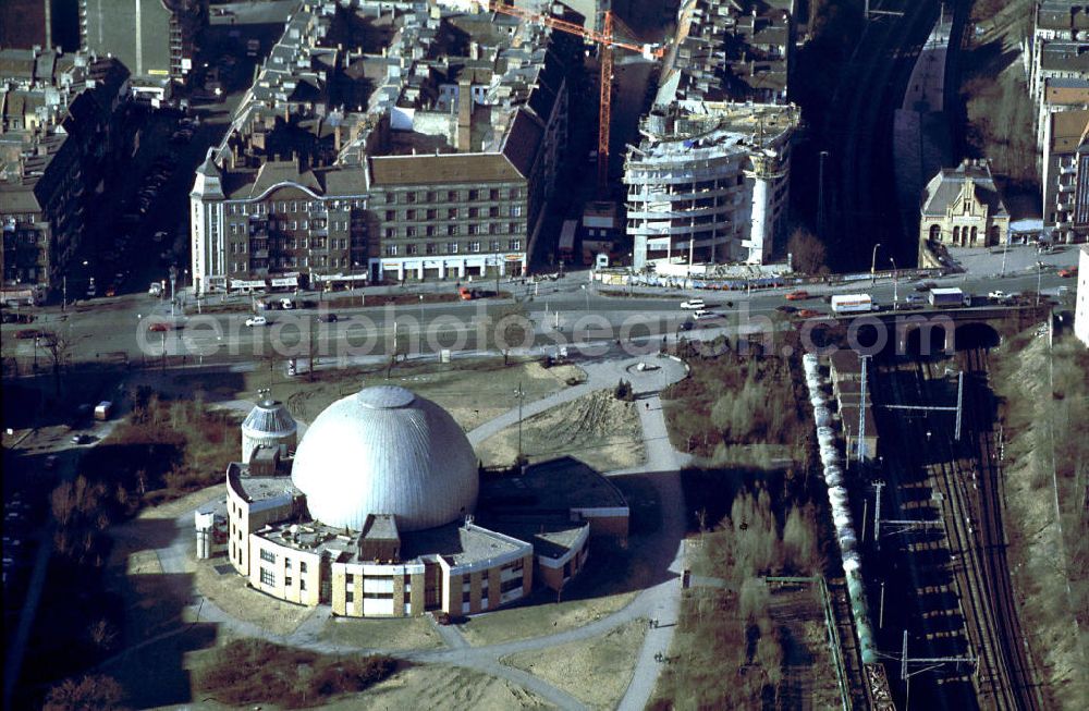 Aerial image Berlin-Prenzlauer Berg - Planetarium Berlin-Prenzlauer-Berg (am Thälmannpark).