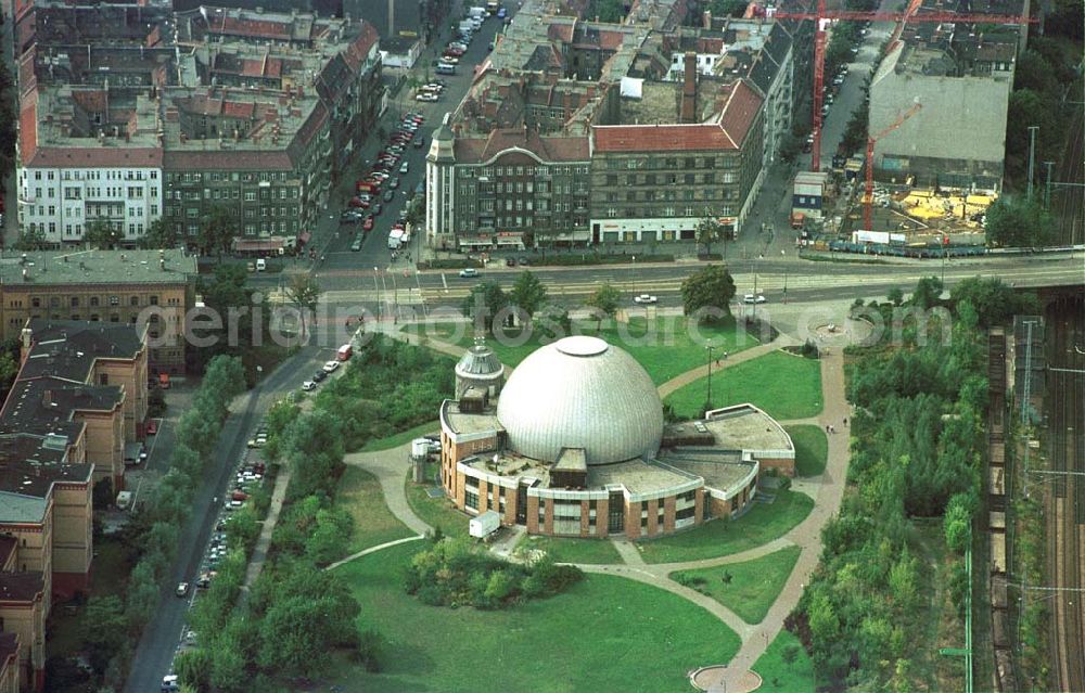 Aerial image Berlin-Prenzlauer Berg - Planetarium Berlin-Prenzlauer-Berg (am Thälmannpark).