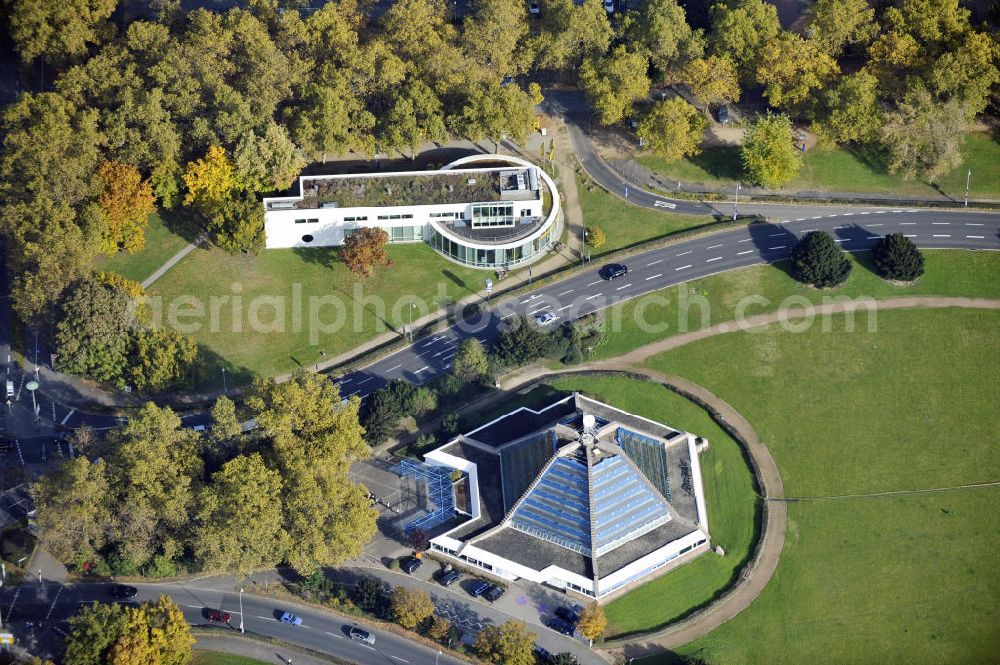 Aerial image Mannheim - Das Planetarium im Zentrum von Mannheim wurde 1984 eröffnent und bietet regelmäßige Vorführungen zum Thema Astronomie. The planetarium in the center of Mannheim was built in 1984 and offers regulary events for the topic of astronomy.