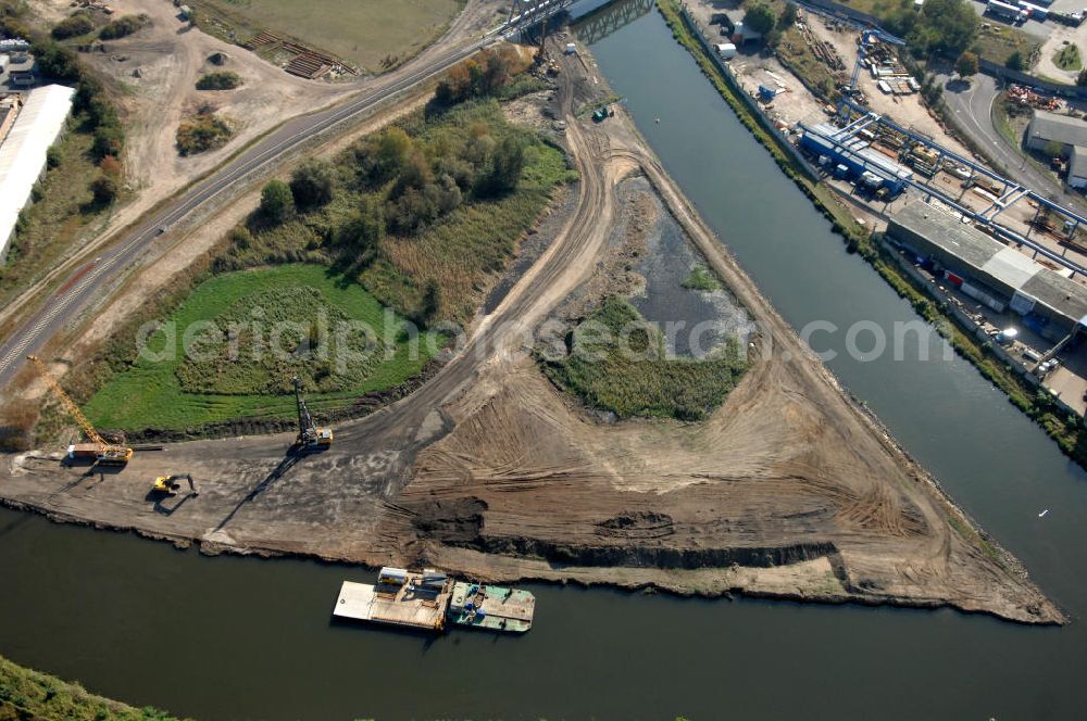 GENTHIN from the bird's eye view: Blick auf die Planfläche an der Mündung vom Elbe-Havel-Kanal zum Roßdorfer Altkanal. Ein Projekt des WSV: Wasserstraßen-Neubauamt Magdeburg, 39106 Magdeburg, Tel. +49(0)391 535-0, email: wna-magdeburg@wsv.bund.de