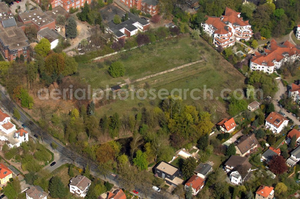 Berlin from the bird's eye view: Blick auf die Planungs- und Baufläche für Einfamilienhäuser an der Frohnauer Strasse in 13467 Berlin - ein Projekt der CONCEPT BAU - PREMIER GmbH, Engeldamm 64b, 10179 Berlin, Tel.: 030.23 12 03 - 0.