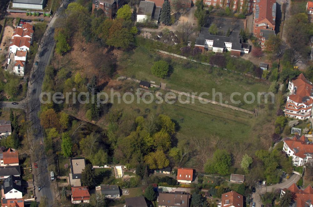 Berlin from above - Blick auf die Planungs- und Baufläche für Einfamilienhäuser an der Frohnauer Strasse in 13467 Berlin - ein Projekt der CONCEPT BAU - PREMIER GmbH, Engeldamm 64b, 10179 Berlin, Tel.: 030.23 12 03 - 0.