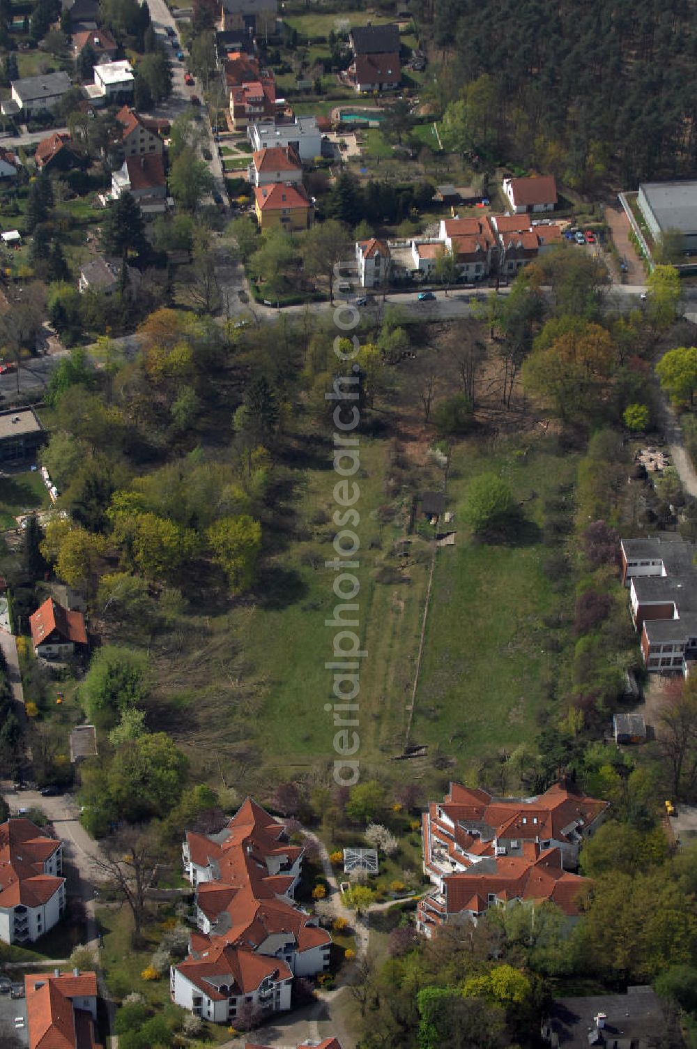 Aerial photograph Berlin - Blick auf die Planungs- und Baufläche für Einfamilienhäuser an der Frohnauer Strasse in 13467 Berlin - ein Projekt der CONCEPT BAU - PREMIER GmbH, Engeldamm 64b, 10179 Berlin, Tel.: 030.23 12 03 - 0.