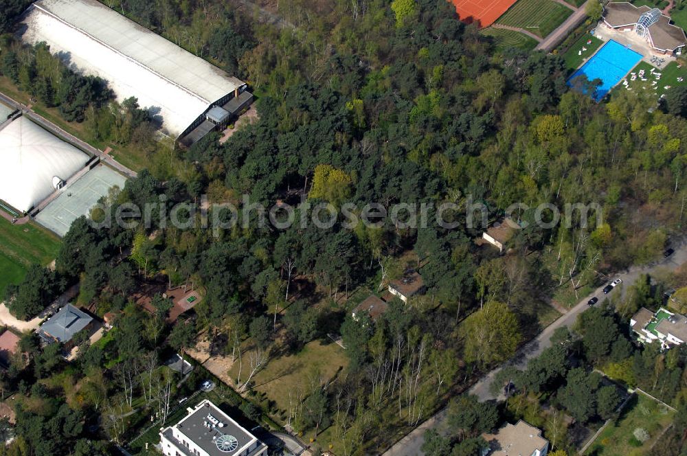 Berlin from above - Blick auf die Planungs- und Baufläche für Einfamilienhäuser am Goldfinkweg 2 in 14195 Berlin - ein Projekt der CONCEPT BAU - PREMIER GmbH, Engeldamm 64b, 10179 Berlin, Tel.: 030.23 12 03 - 0.