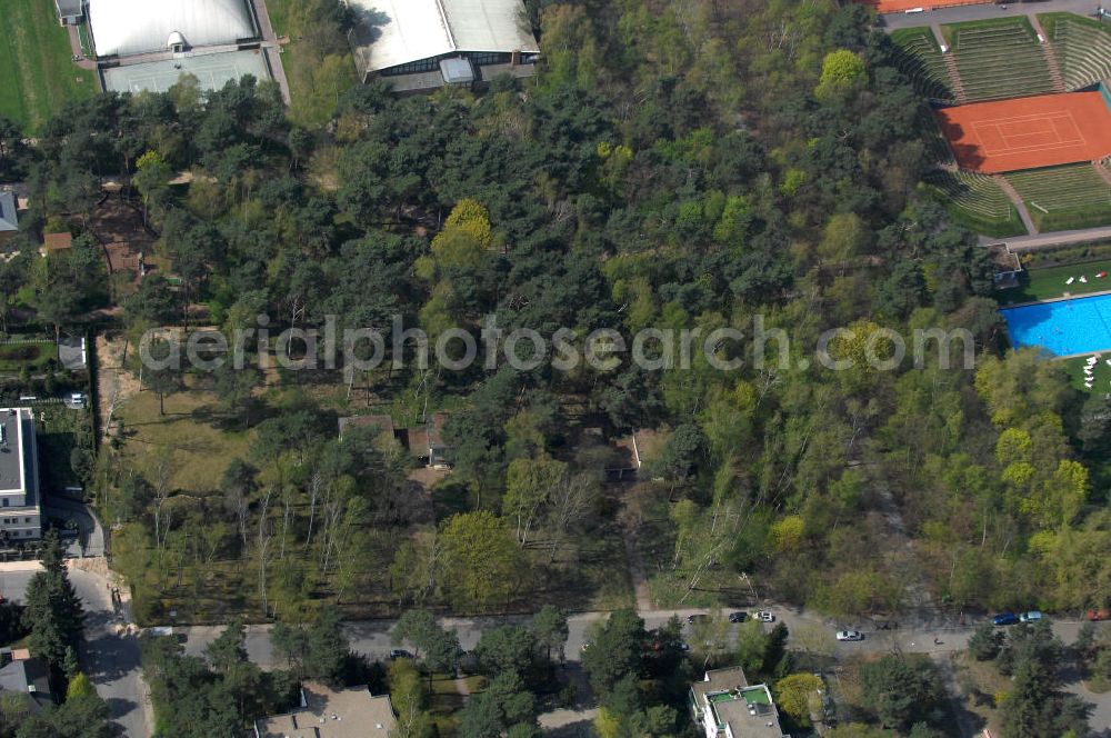 Aerial image Berlin - Blick auf die Planungs- und Baufläche für Einfamilienhäuser am Goldfinkweg 2 in 14195 Berlin - ein Projekt der CONCEPT BAU - PREMIER GmbH, Engeldamm 64b, 10179 Berlin, Tel.: 030.23 12 03 - 0.