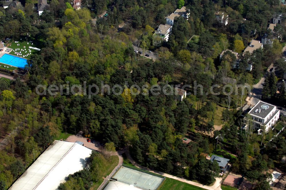 Berlin from the bird's eye view: Blick auf die Planungs- und Baufläche für Einfamilienhäuser am Goldfinkweg 2 in 14195 Berlin - ein Projekt der CONCEPT BAU - PREMIER GmbH, Engeldamm 64b, 10179 Berlin, Tel.: 030.23 12 03 - 0.