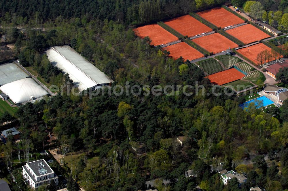 Aerial image Berlin - Blick auf die Planungs- und Baufläche für Einfamilienhäuser am Goldfinkweg 2 in 14195 Berlin - ein Projekt der CONCEPT BAU - PREMIER GmbH, Engeldamm 64b, 10179 Berlin, Tel.: 030.23 12 03 - 0.