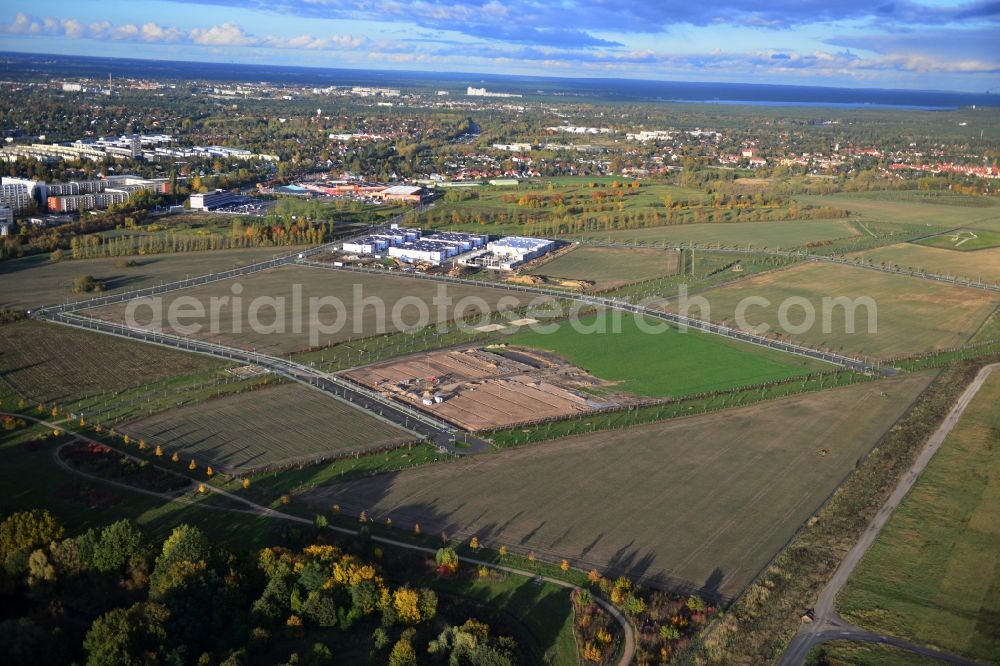 Berlin Treptow-Köpenick from above - Planning and development area with undeveloped land along the Alexan der Meissner Altglienicke street in the district of Treptow-Köpenick