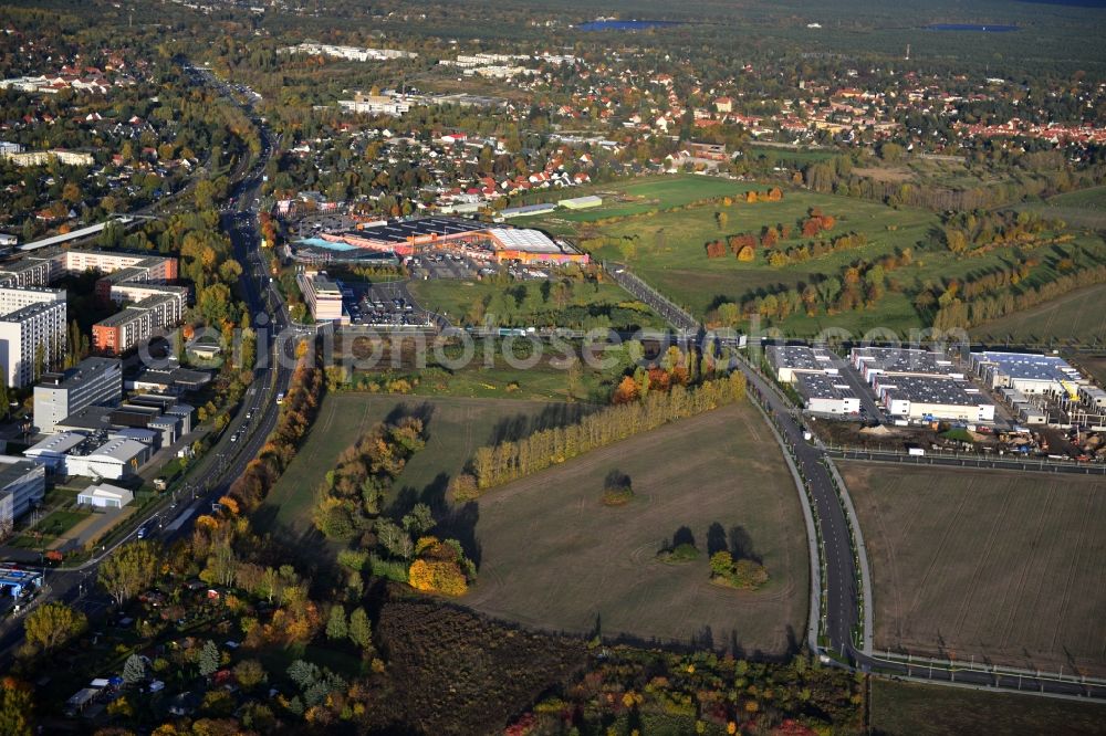 Berlin Treptow-Köpenick from above - Planning and development area with undeveloped land along the Alexan der Meissner Altglienicke street in the district of Treptow-Köpenick