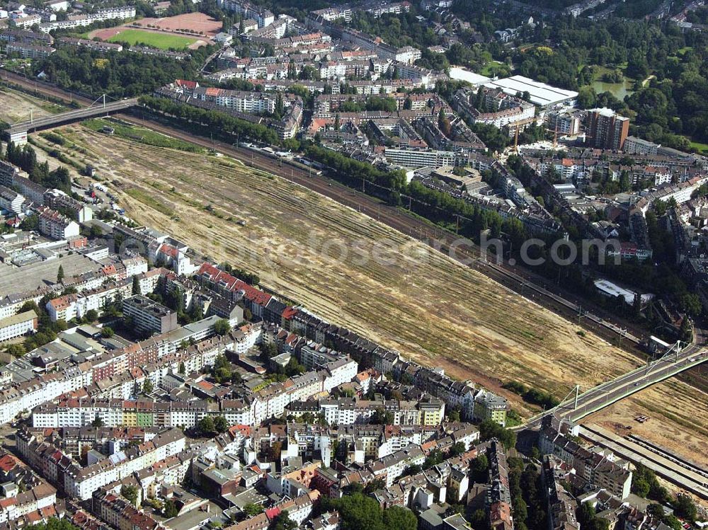 Aerial image Düsseldorf (NRW) - 28.08.2005 Düsseldorf (NRW) Blick auf die Freifläche (Planungsfläche) des ehemaligen Güterbahnhofs in Düsseldorf. Ansprechpartner: Michael Bringmann, Telefon: 0211.89-96749, Fax:0211.89-36749, michael.bringmann@stadt.duesseldorf.de