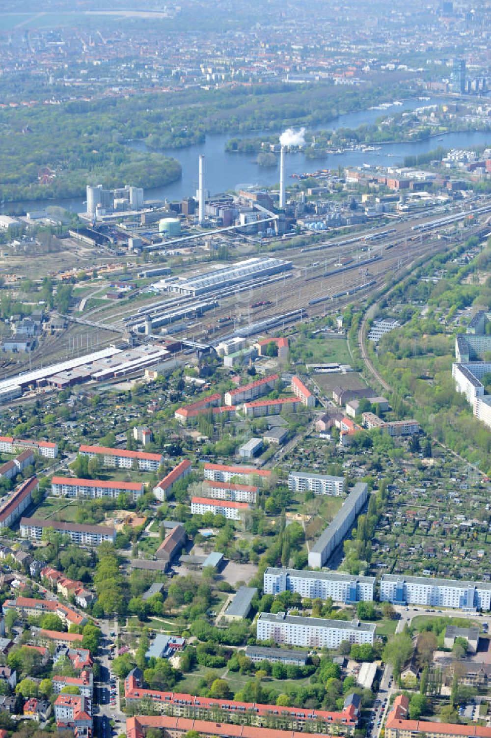 Berlin-Lichtenberg from above - Areal der Planungsfläche der NCC Deutschland am Wohngebiet Aristotelessteig 14-16 in 10318 Berlin-Lichtenberg. Area of the planning area of the NCC Germany on residential Aristotelessteig 14-16 in 10318 Berlin-Lichtenberg.