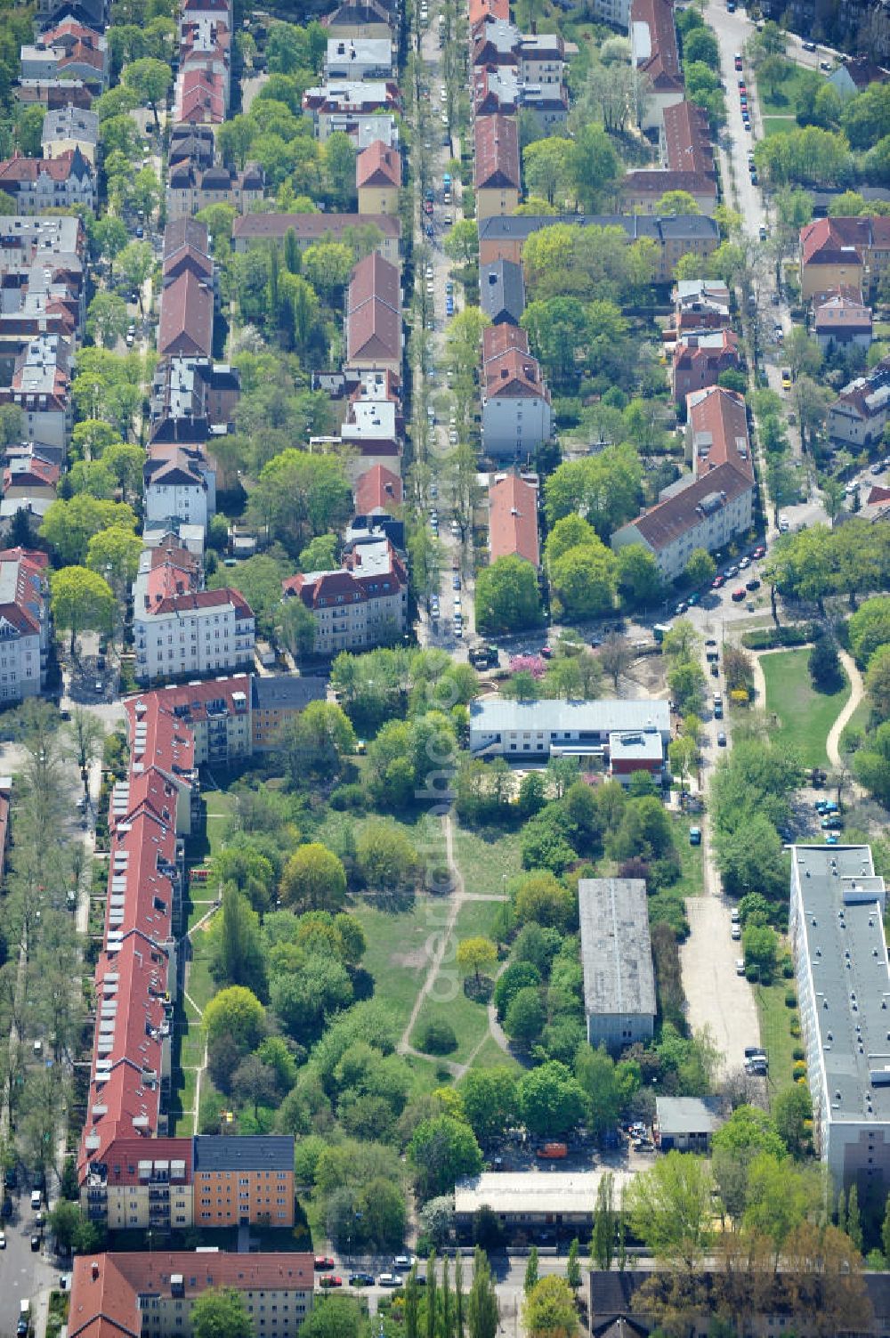 Aerial photograph Berlin-Lichtenberg - Areal der Planungsfläche der NCC Deutschland am Wohngebiet Aristotelessteig 14-16 in 10318 Berlin-Lichtenberg. Area of the planning area of the NCC Germany on residential Aristotelessteig 14-16 in 10318 Berlin-Lichtenberg.