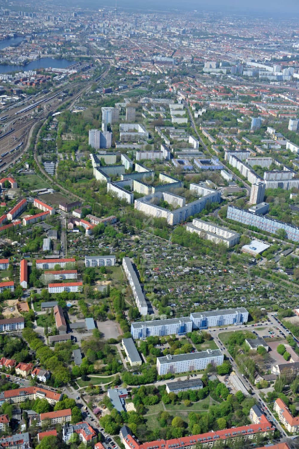 Berlin-Lichtenberg from the bird's eye view: Areal der Planungsfläche der NCC Deutschland am Wohngebiet Aristotelessteig 14-16 in 10318 Berlin-Lichtenberg. Area of the planning area of the NCC Germany on residential Aristotelessteig 14-16 in 10318 Berlin-Lichtenberg.