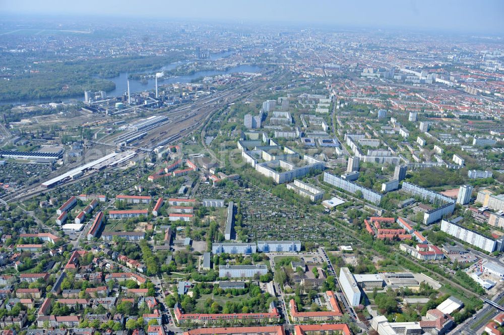 Berlin-Lichtenberg from the bird's eye view: Areal der Planungsfläche der NCC Deutschland am Wohngebiet Aristotelessteig 14-16 in 10318 Berlin-Lichtenberg. Area of the planning area of the NCC Germany on residential Aristotelessteig 14-16 in 10318 Berlin-Lichtenberg.