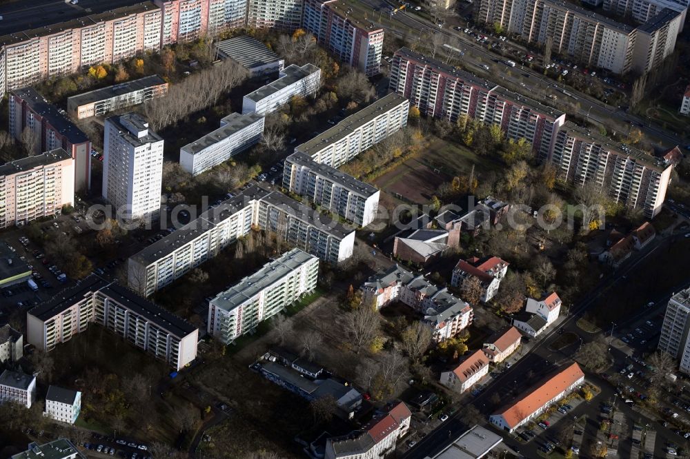 Berlin from above - Skyscrapers in the residential area of industrially manufactured settlement Alfred-Kowalke-Strasse - Massower Strasse - Kurze Strasse in the district Lichtenberg in Berlin, Germany