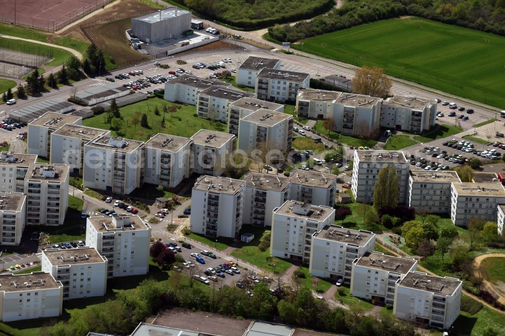 Aerial photograph Auxerre - Skyscrapers in the residential area of industrially manufactured settlement in Auxerre in Bourgogne Franche-Comte, France