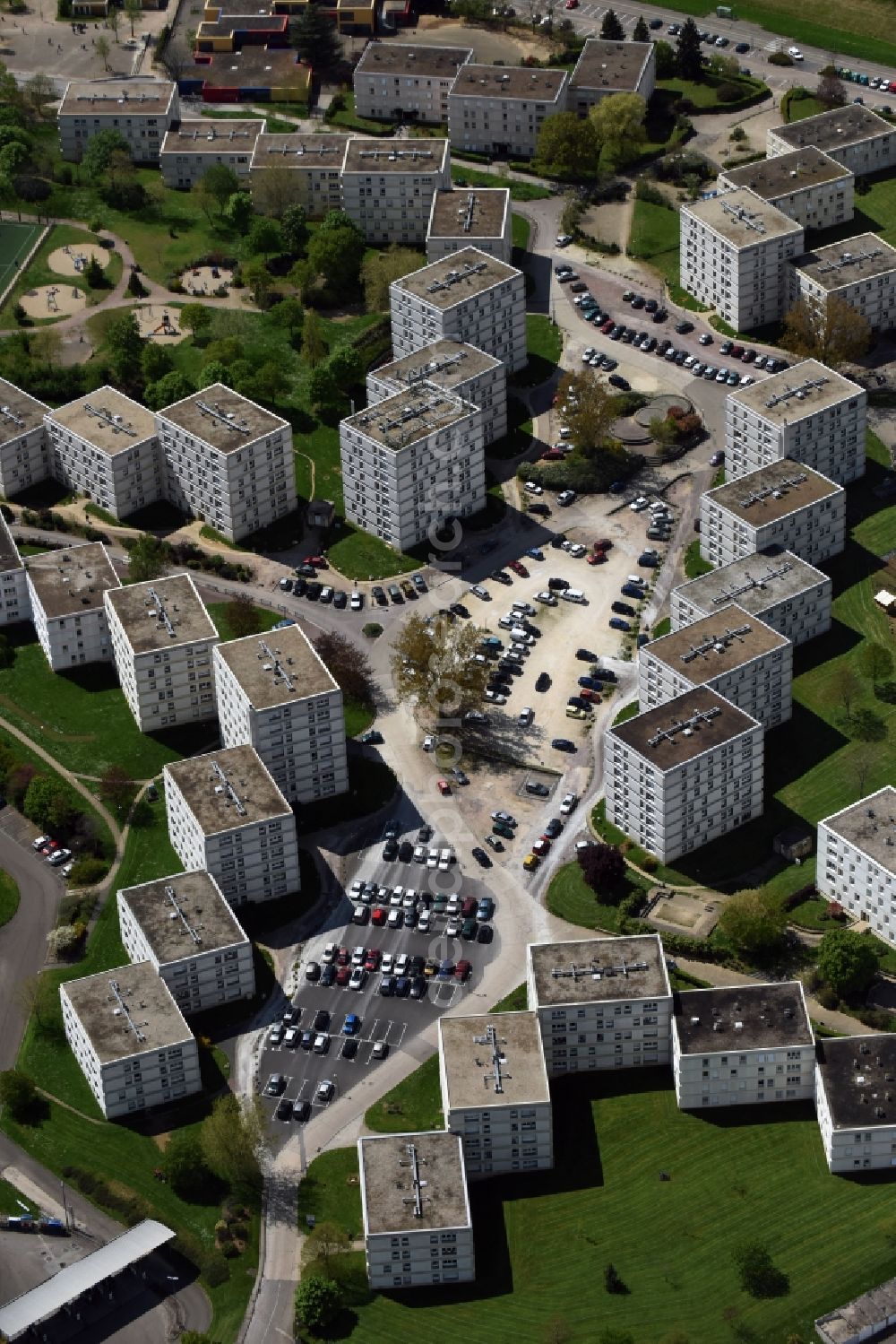 Auxerre from the bird's eye view: Skyscrapers in the residential area of industrially manufactured settlement in Auxerre in Bourgogne Franche-Comte, France