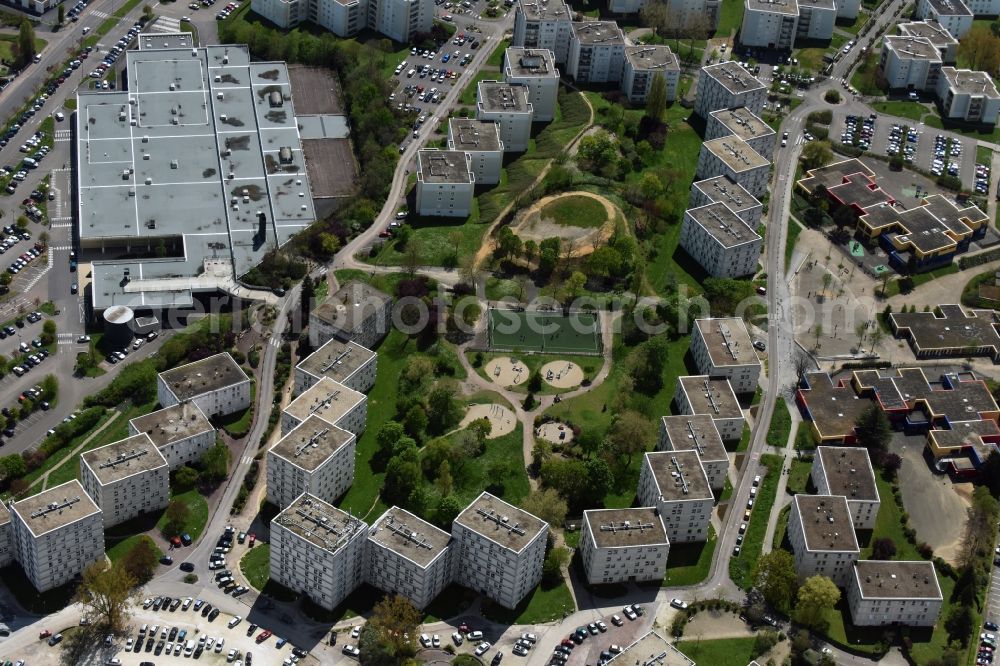 Auxerre from the bird's eye view: Skyscrapers in the residential area of industrially manufactured settlement in Auxerre in Bourgogne Franche-Comte, France