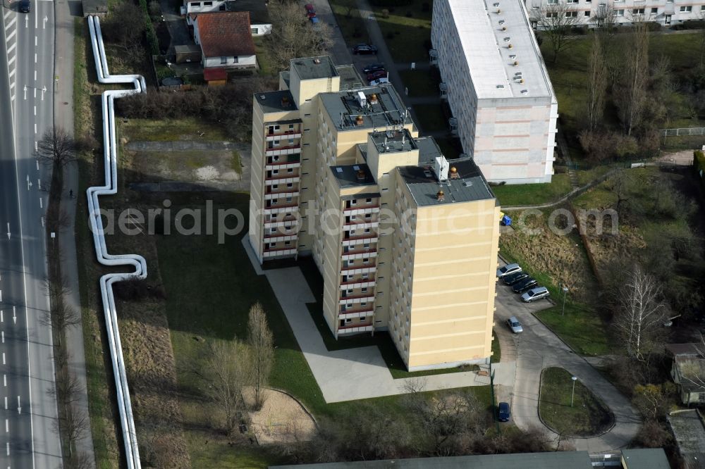 Aerial image Magdeburg - Skyscrapers in the residential area of industrially manufactured settlement Birkholzer Weg - Ebendorfer Chaussee in the district Neustaedter Feld in Magdeburg in the state Saxony-Anhalt