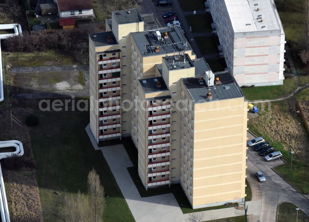 Aerial photograph Magdeburg - Skyscrapers in the residential area of industrially manufactured settlement Birkholzer Weg - Ebendorfer Chaussee in the district Neustaedter Feld in Magdeburg in the state Saxony-Anhalt