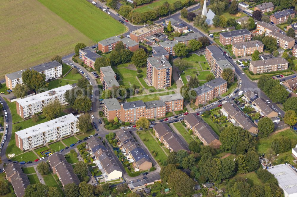 Aerial photograph Breyell - Residential area of an industrially manufactured prefabricated housing estate on Loetscher Weg in Breyell in the federal state of North Rhine-Westphalia, Germany