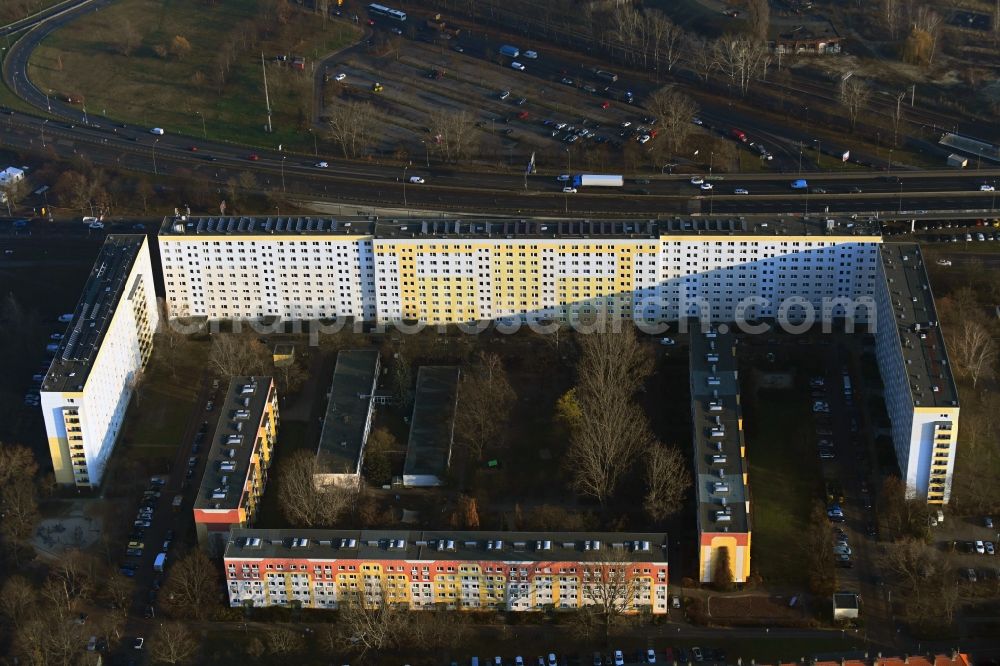 Berlin from above - Skyscrapers in the residential area of an industrially manufactured prefabricated housing estate on Bundesstrasse 109 in the Pankow district in Berlin, Germany
