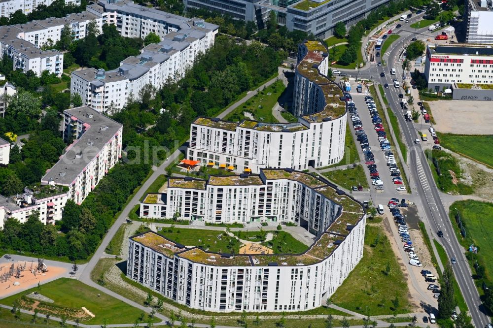 Aerial image München - Skyscrapers in the residential area of industrially manufactured settlement on Carl-Wery-Strasse in the district Unterbiberg in Munich in the state Bavaria, Germany