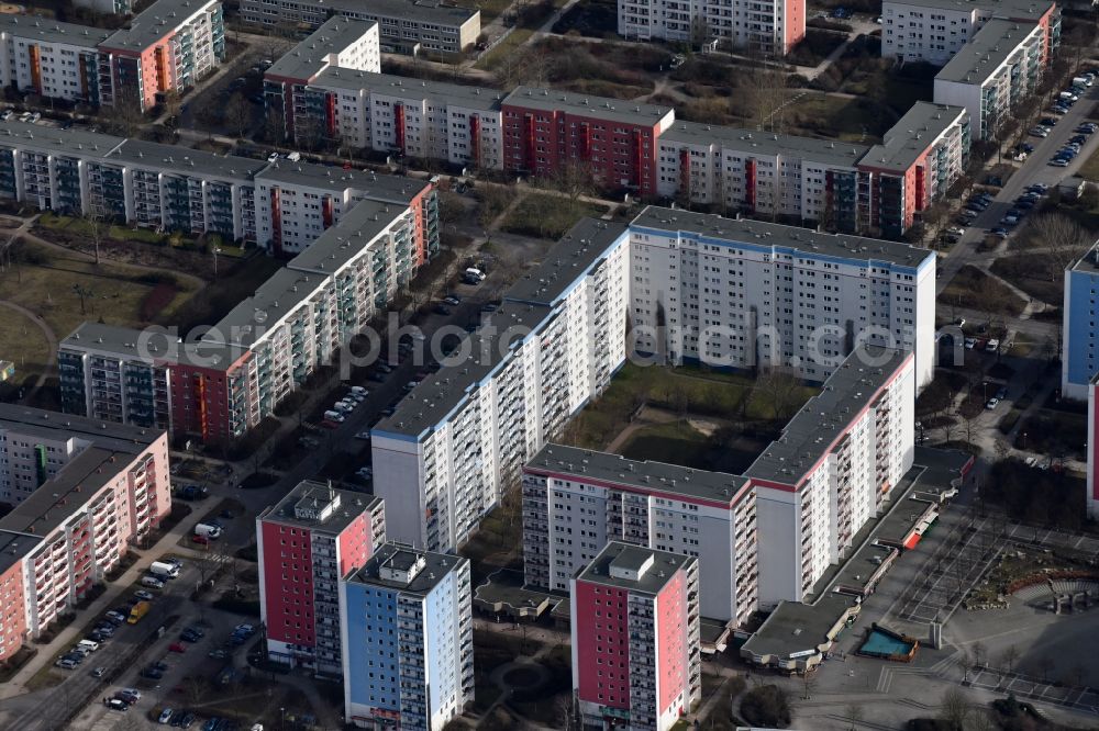 Berlin from above - Skyscrapers in the residential area of industrially manufactured settlement Cecilienstrasse - Cecilienplatz in the district Kaulsdorf in Berlin