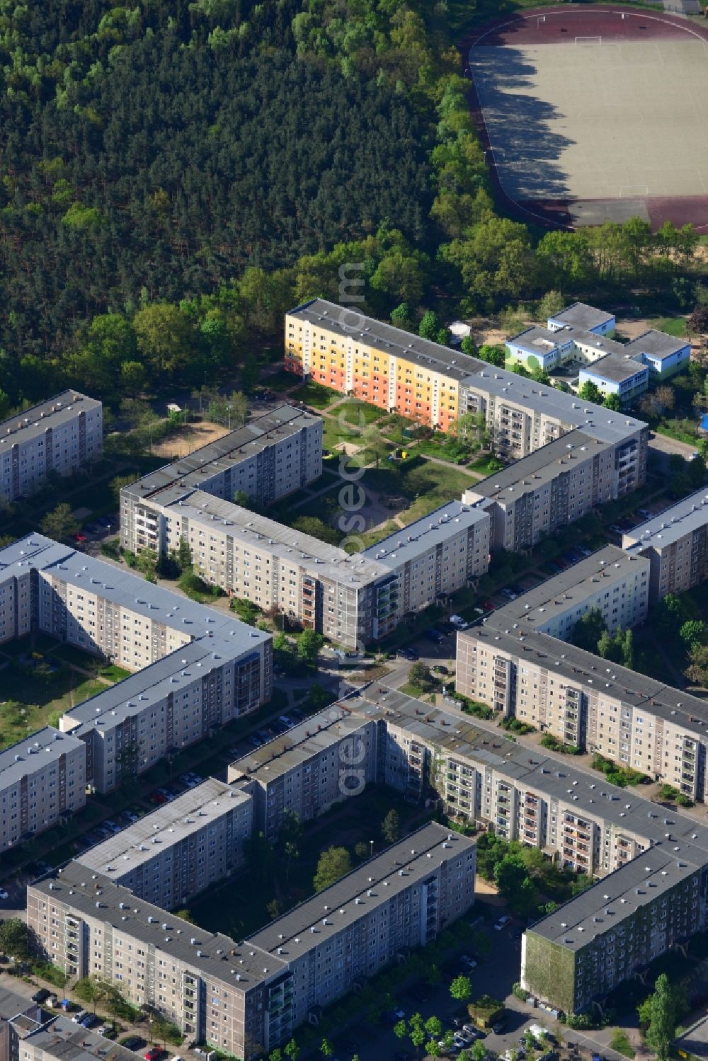 Aerial photograph Drewitz, Potsdam - Skyscrapers in the residential area of former GDR- industrially manufactured settlement in Drewitz, Potsdam in the state Brandenburg