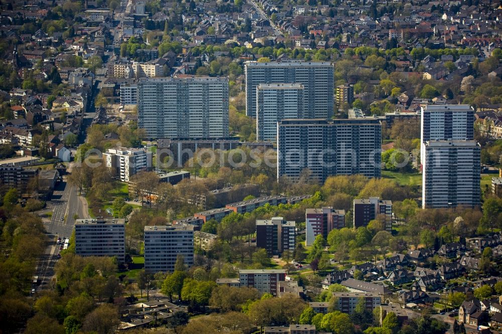 Duisburg, Homberg from above - Skyscrapers in the residential area of industrially manufactured settlement in Duisburg in the state North Rhine-Westphalia