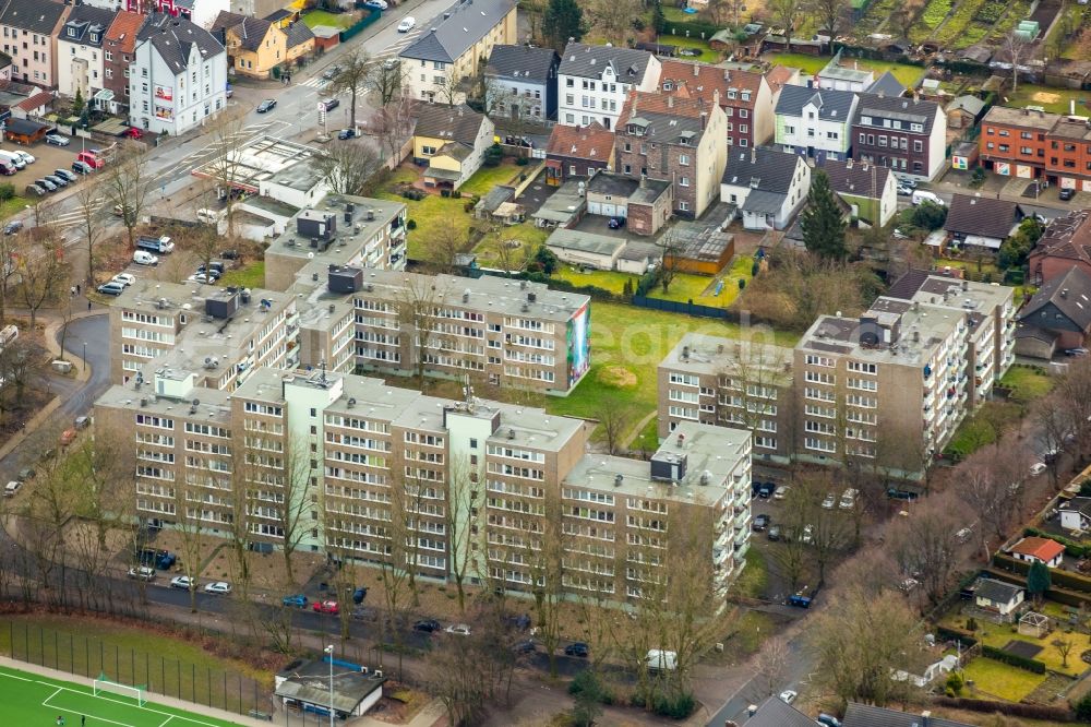 Herne from above - Skyscrapers in the residential area of industrially manufactured settlement Emscherstrasse in the district Wanne-Eickel in Herne in the state North Rhine-Westphalia