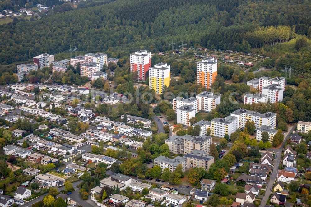 Kreuztal from the bird's eye view: Skyscrapers in the residential area of industrially manufactured settlement entlang of Eggersten Ring in Kreuztal in the state North Rhine-Westphalia, Germany