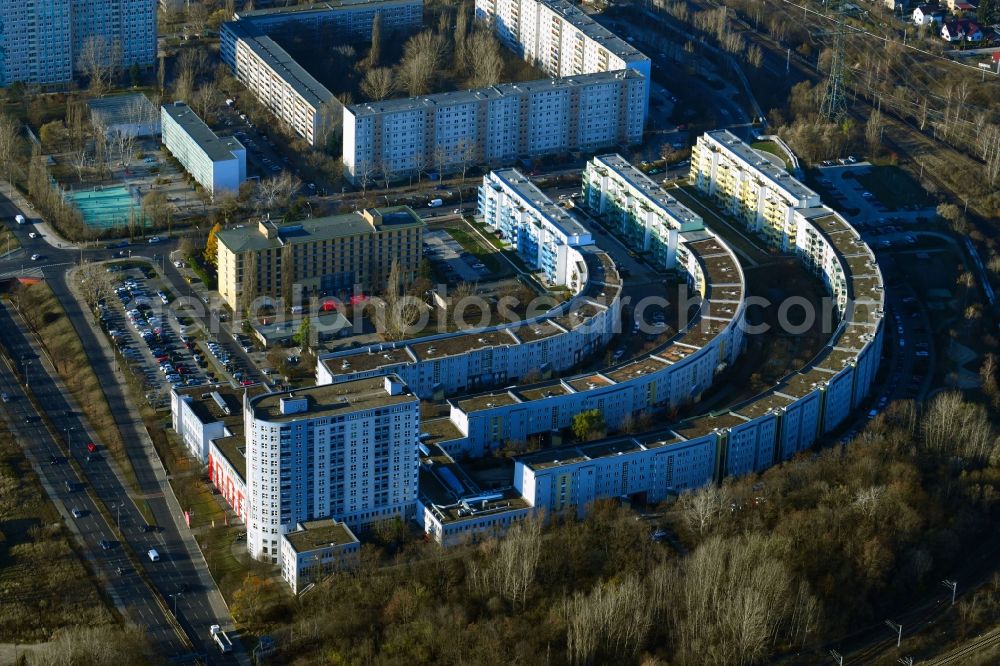 Berlin from the bird's eye view: Skyscrapers in the residential area of industrially manufactured settlement along the Gensinger Strasse in Berlin, Germany