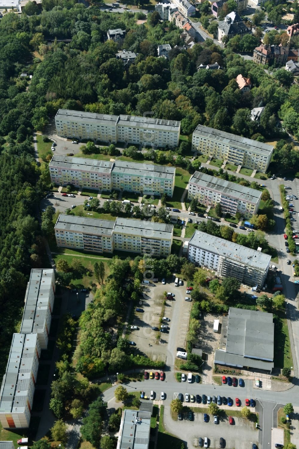 Aerial image Werdau - Skyscrapers in the residential area of industrially manufactured settlement along the Hans-Eisler-Strasse and the Ernst-Busch-Strasse in Werdau in the state Saxony