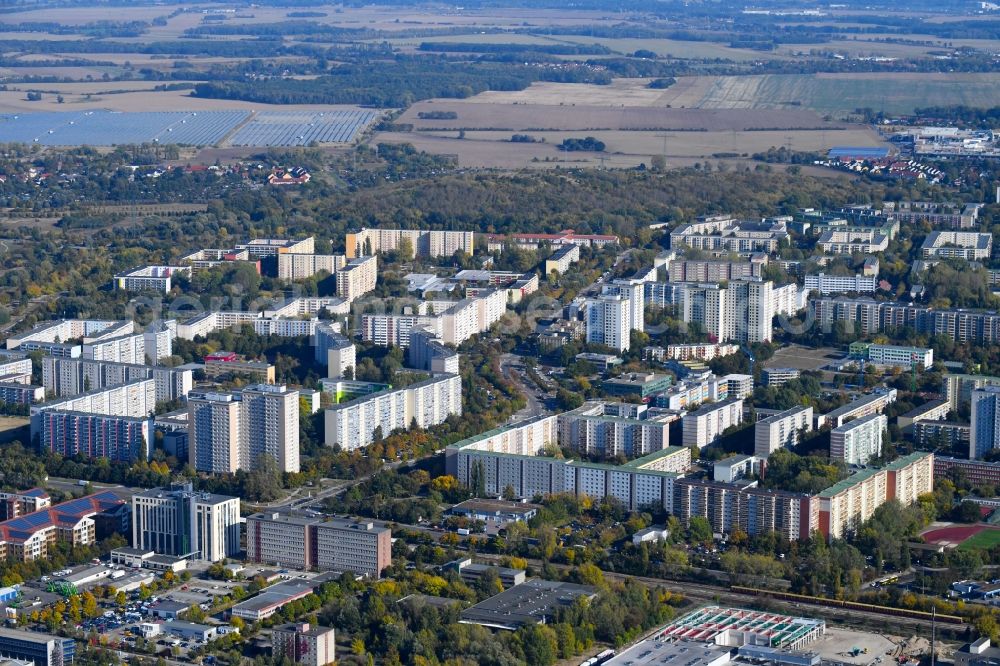 Aerial image Berlin - Skyscrapers in the residential area of industrially manufactured settlement along the Mehrower Allee - Maerkische Allee in the district Marzahn in Berlin, Germany