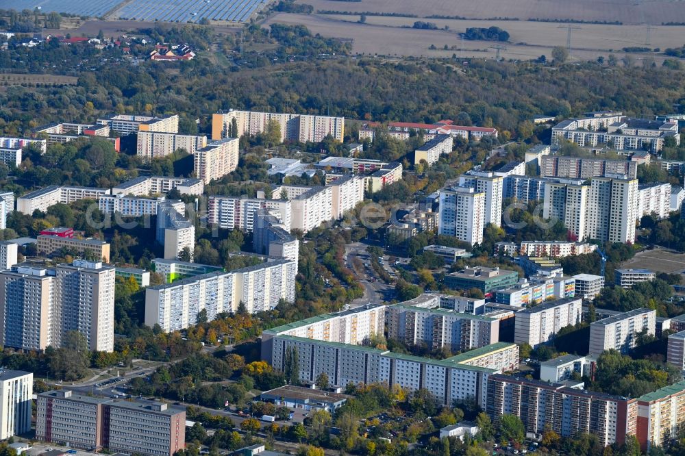 Berlin from above - Skyscrapers in the residential area of industrially manufactured settlement along the Mehrower Allee - Maerkische Allee in the district Marzahn in Berlin, Germany